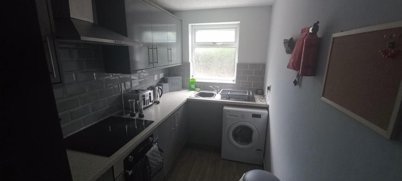 6-Min Walk To New Cross Parking Long Stay Discounts Wolverhampton Bagian luar foto