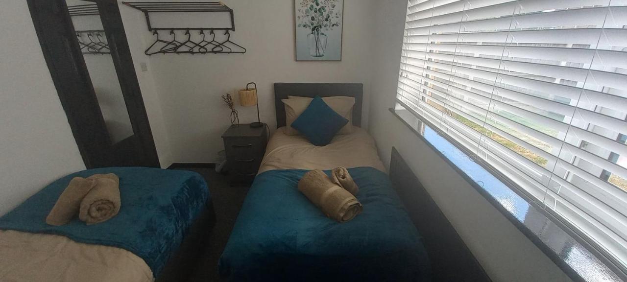 6-Min Walk To New Cross Parking Long Stay Discounts Wolverhampton Bagian luar foto