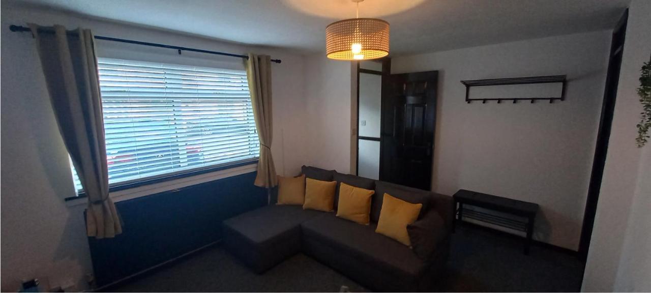 6-Min Walk To New Cross Parking Long Stay Discounts Wolverhampton Bagian luar foto