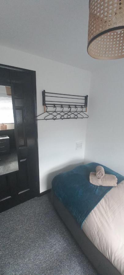 6-Min Walk To New Cross Parking Long Stay Discounts Wolverhampton Bagian luar foto