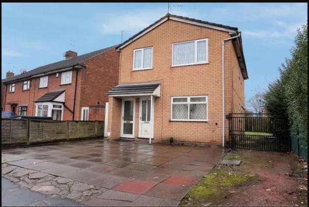 6-Min Walk To New Cross Parking Long Stay Discounts Wolverhampton Bagian luar foto